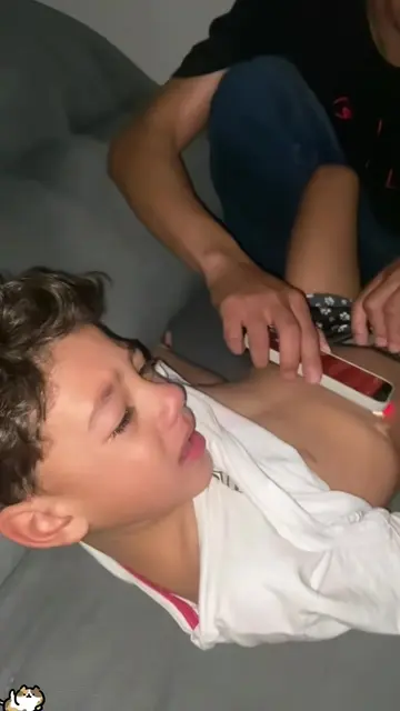 How to make fake ultrasound worm video and show it to your kid.😂😂
 Download vi