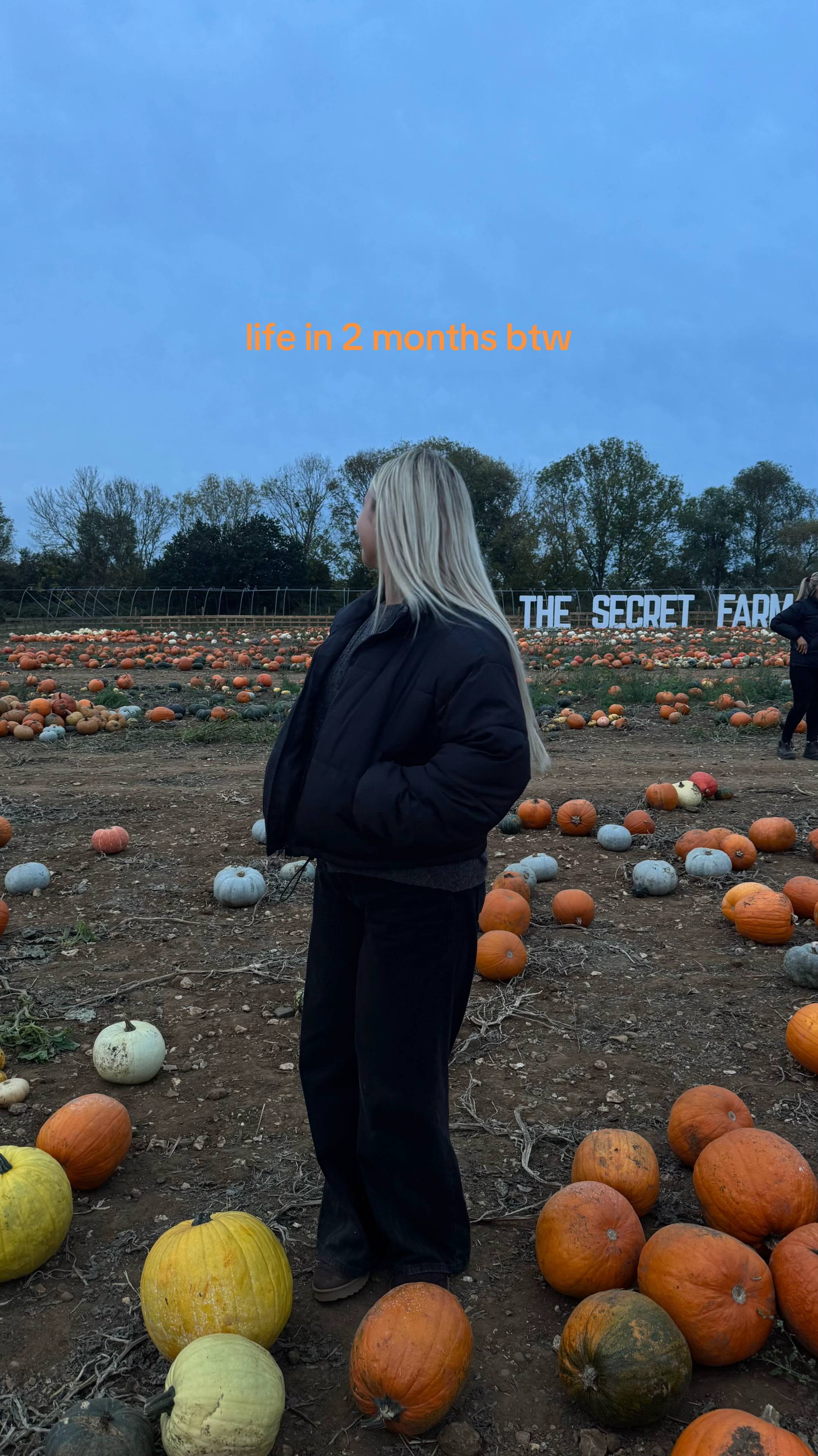 excited is an understatement 🍂🎃🕯️🍁 #jennalaughtonn #autumn #halloween #fall 