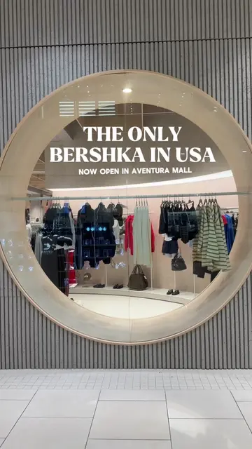 The wait is over! @BERSHKA is finally open at @Aventura Mall 🤩  Autum vibes alr
