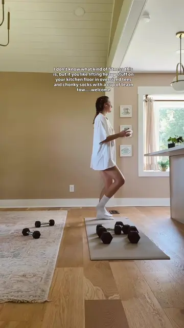🍯 Hiya honey bun!! LINK IN BIO for your first week of cozy workouts.  Promise y