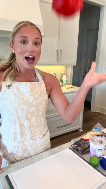 Meals that helped me lose 45 pounds 🤍 Let’s make one of my favorites- Crunchwra