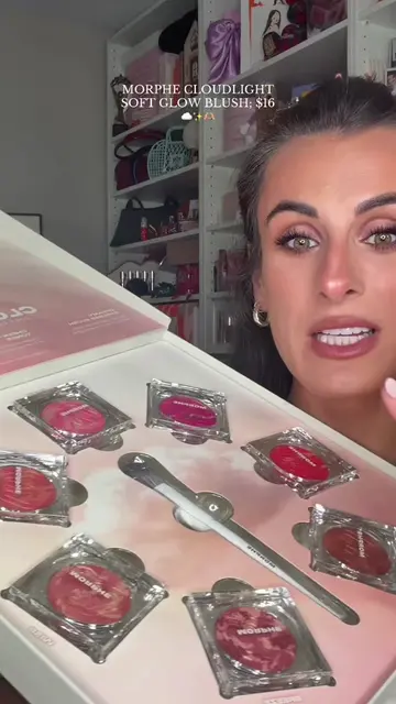 How many blushes is too many to wear at once? Asking for a friend… 👀🎀 #morphe 