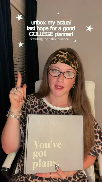 I’m on the HUNT for the perfect planner & that’s what @The Dailee claims to be- 
