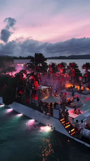 @yonabeach 3 years of making history. The legend is only beginning🎆 📍Yona Beac