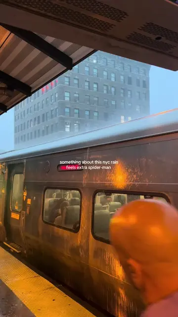 everyone got soaked and it was lowkey a bonding experience i love new yorkers #n