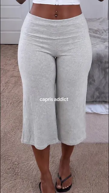 obsessed with these grey foldover capris 🙈  #capris #dealdrop #caprioutfits #su