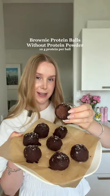 Brownie Protein Balls without Protein Powder😍 These have about 10 g protein per