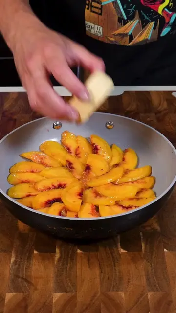 Cinnamon Roll Peach Cobbler INGREDIENTS 2 yellow peaches 1/4 c brown sugar 2 tbs