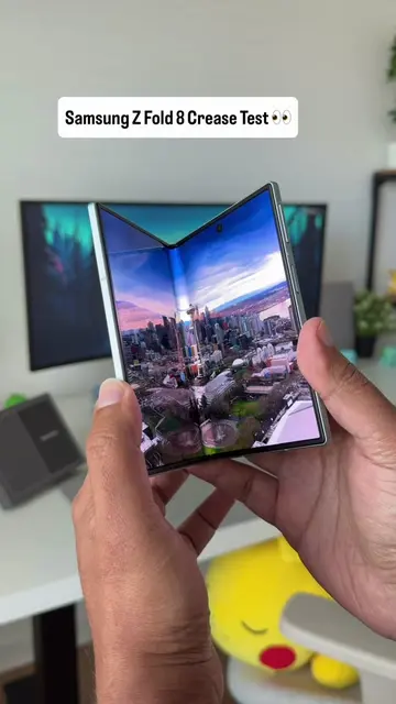 Samsung Galaxy Z Fold 8 Crease 👀 #zfold8 #fold8 #samsung #Tech #phone 