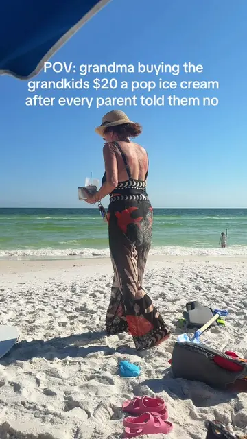 She says grandparent day outweighs parent say at her beach house 🙄 #familyvacat
