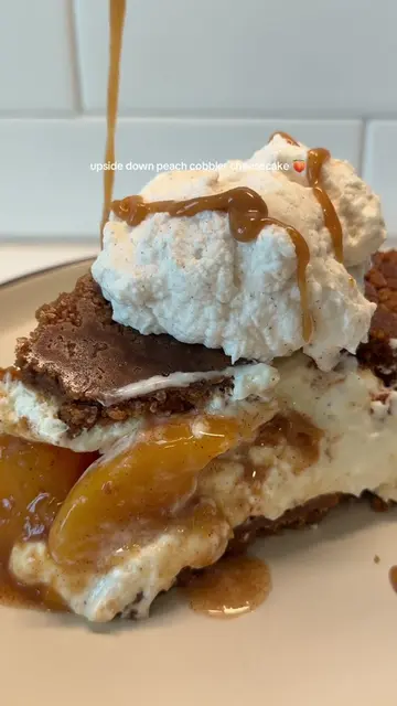 Upside down peach cobbler cheesecake 🍑🤍 Never thought I could combine two of m