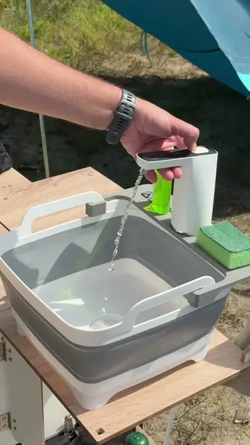 The portable sink that makes camping easier. 💧 🌍 campinglab.eu #campinglab #ca