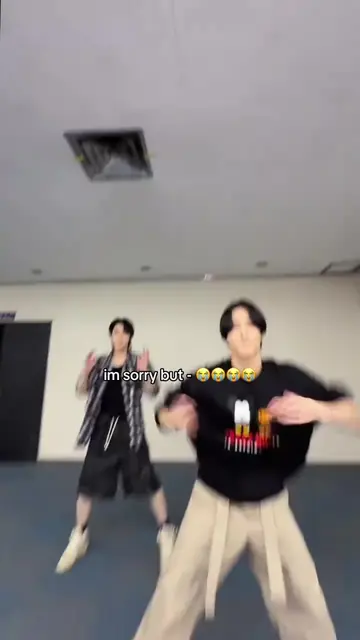 Ik its different but it’s similar 😭😭 #heeseungwalk #funny #enhypen_is_7 #bring