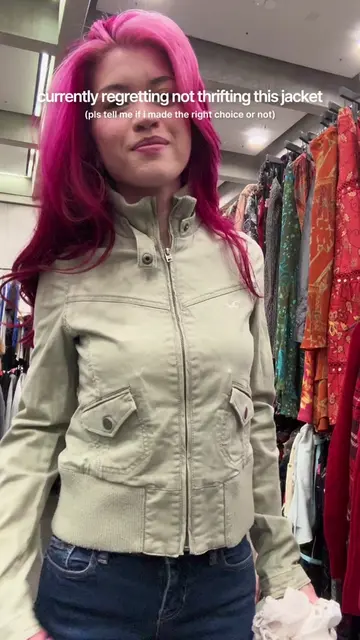 is it giving insanely cool city jacket or insane asylum straight jacket🍵 #thrif