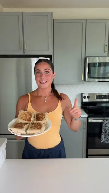 Buffalo Chicken Wrap Meal Prep!🤍 So so easy!! Outfit: @DFYNE code MELANIEM 🫶🏼