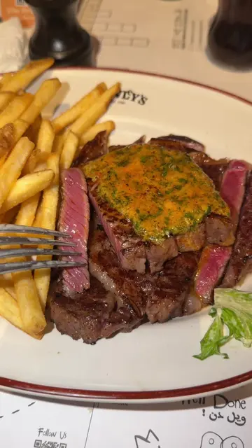 Worth The Bite 2: Rowley’s Steakhouse, KAFD - Exploring Riyadh’s restaurants 🥘�