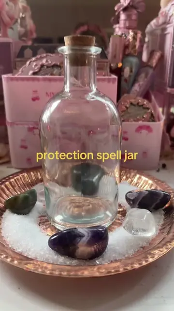 protection spell jar 🧿🪬 #protectionspell #spelljar #witch #witchesoftiktok 