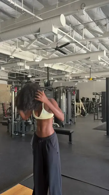 POV you’re in that weird stage between hairstyles … new protective style coming 