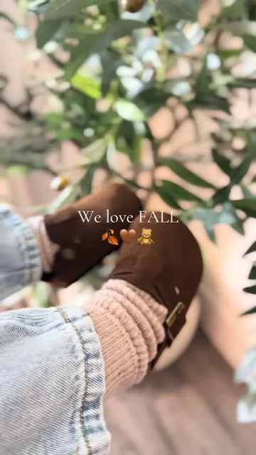 Clogs all FALL long 🍂🤎 #toddlershoes #babyboy #toddleroutfit #fall #fallshoes 