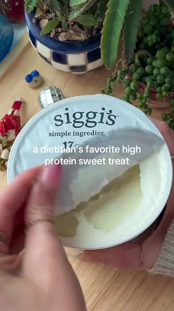 Cookie Dough Protein Yogurt Bowl✨ This is an easy sweet snack to make if you wan