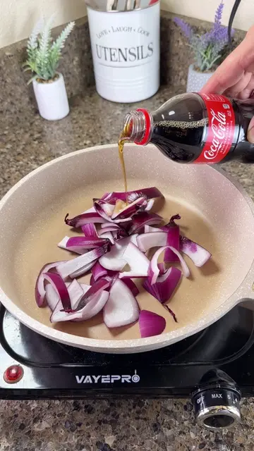 I boiled onion in Coca-Cola… I was not expecting this! #cocacola #onion #health