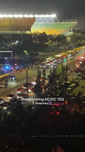get home safe everyone 🤘🏻@YEGWAVE #acdcthunderstruck #acdc #yegconcert #yeg #a