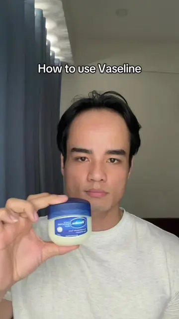 How to use Vaseline  . #vaseline #GlowUp 