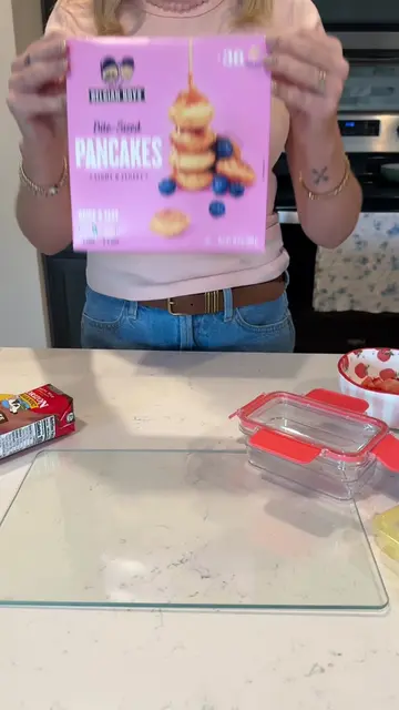 BREAKFAST FOR LUNCH 🥞🍓 because pancakes taste even better when they show up at