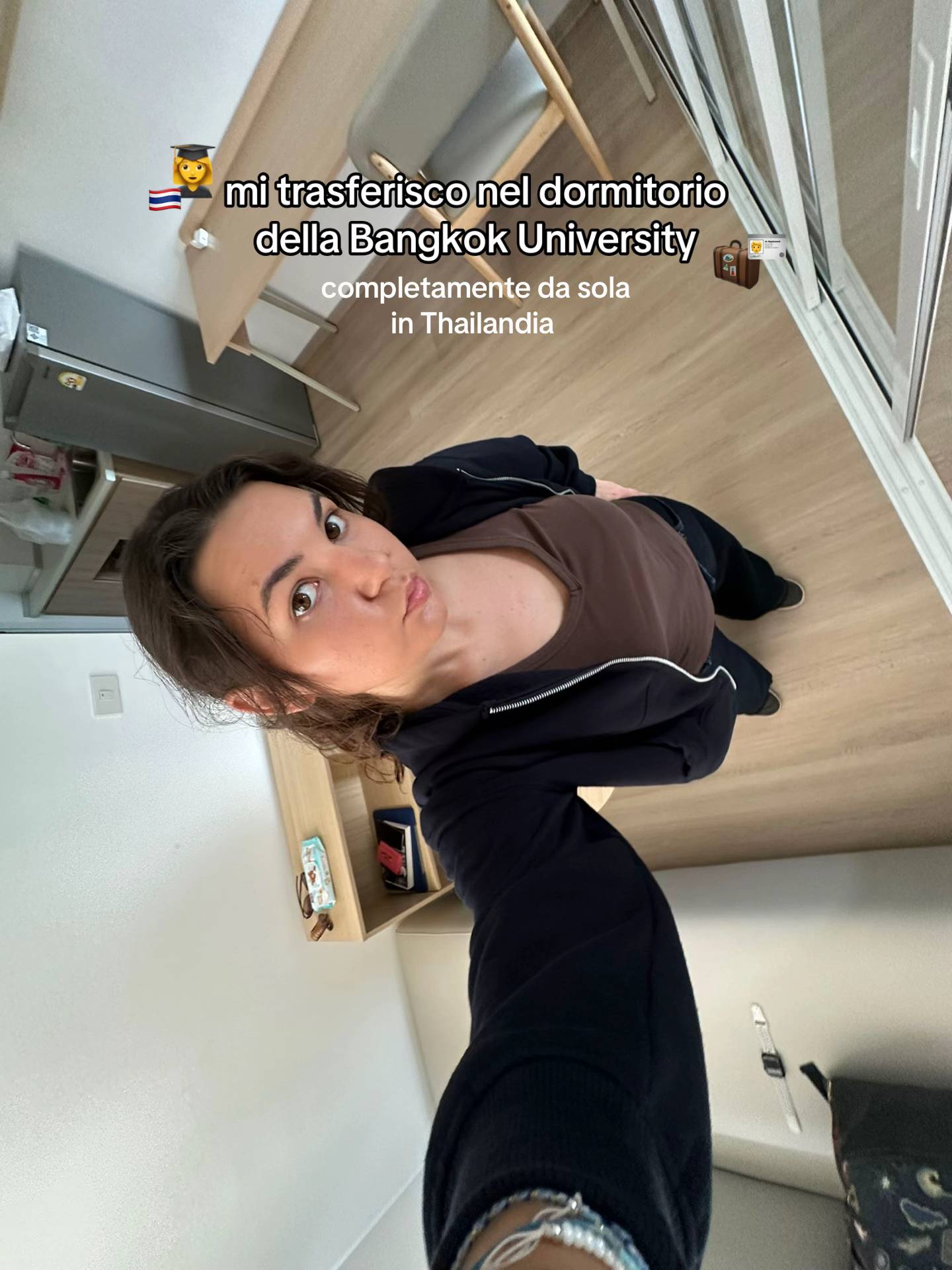 era il mio primo giorno e mi hanno già invitata a uscire la sera! e mi hanno anc
