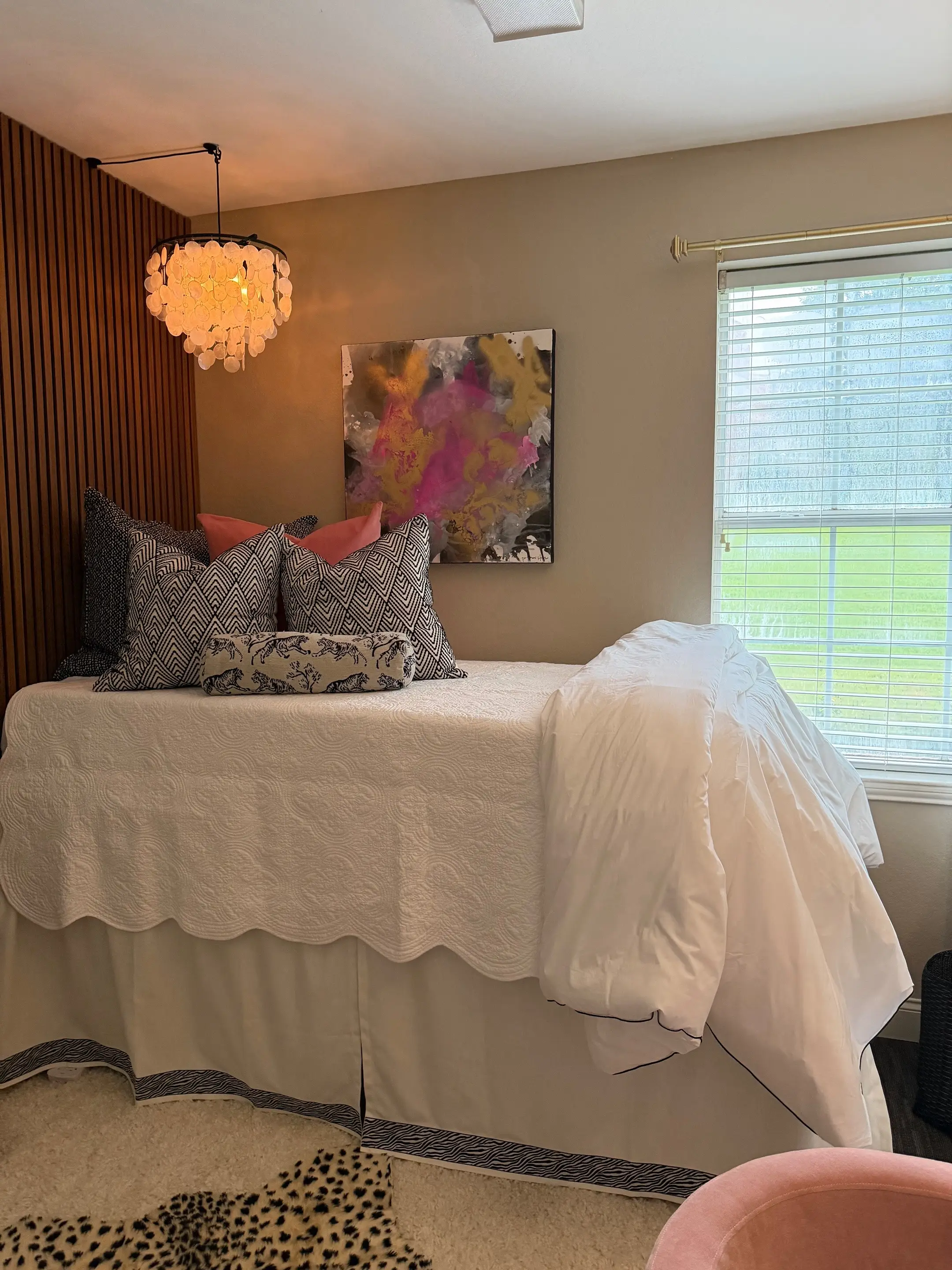 Swipe to see where it all started! This Riverside North room at Bama underwent a