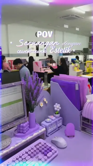 Satu ruangan, banyak warna favorit 🎀✨ ternyata seru juga punya teman sekantor y