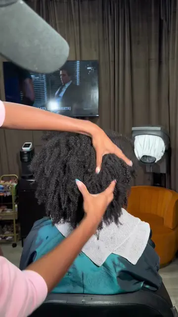 Ain’t a curl pattern that I can’t slay! I take so much pride in being able to ex