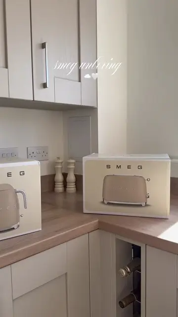 ahhh I’m obssesed!!! my dream kettle & toaster ☁️🤍 #unboxing #smeg #homeinspo #