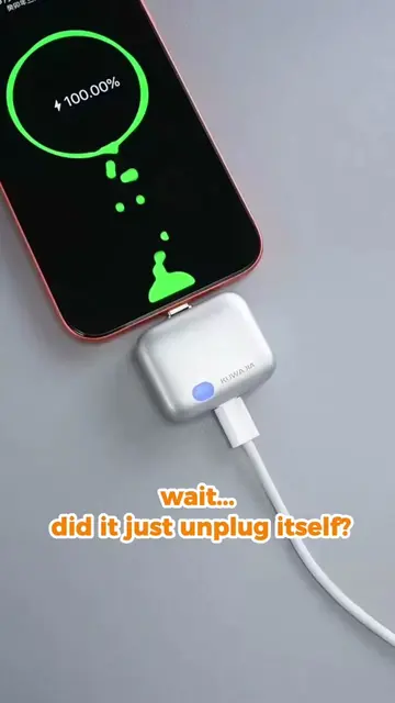 I really thought this was fake until I watched it happen 😭 #techtok #iphone #te