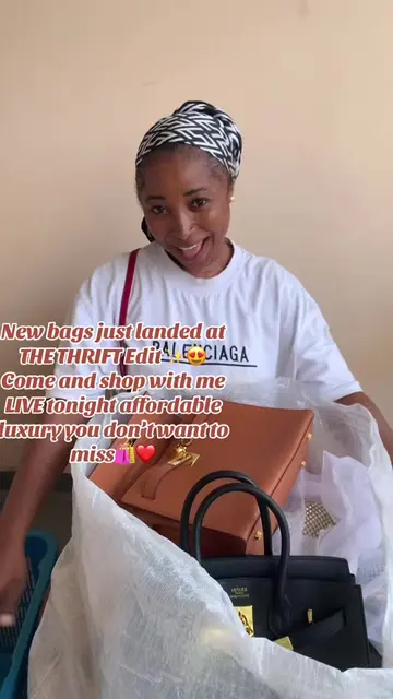 ⏰ LIVE NOWCome early before your fave gets SOLD! 😩🔥#AffordableBags #ThriftFind