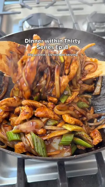 EP. 8: SIZZLING BLACK PEPPER CHICKEN Recipe linked in bio! Or google search 'her