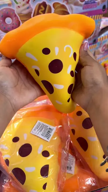 NEW squishy at Toy Time LA! PIZZA SQUISHY 🍕🍕super satisfying #squishy #toytime
