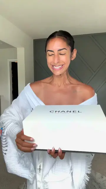 She’s perfect 😭 #chanel #firstchanelbag #contentcreator #unboxing #designer 