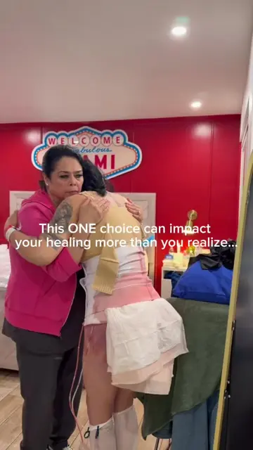 This ONE choice can impact your healing more than you realize… 🩷 Your surgeon i
