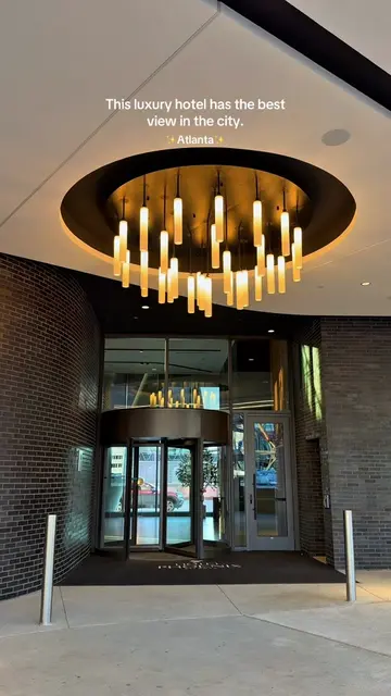 A quick look inside the gorgeous Hotel Phoenix! This hotel is in the best locati