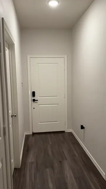 Part 2 of our entryway makeover 🤎 We finally got everything caulked, filled + p