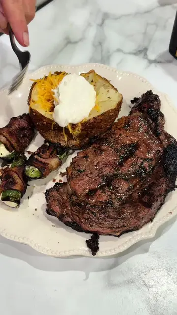 🥩 Steak Marinade Ingredients * ⅓ cup low-sodium soy sauce * ½ cup olive oil * ⅓