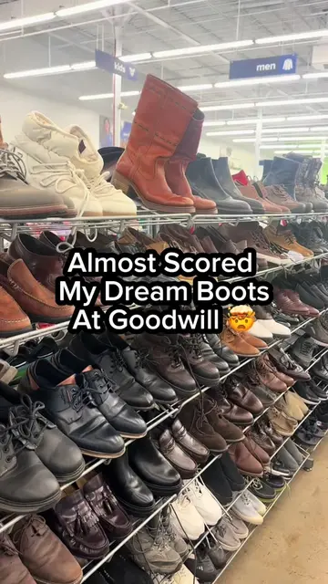 I thought for just a second that I scored some dream boots … 😭😫 #thrift #thrif