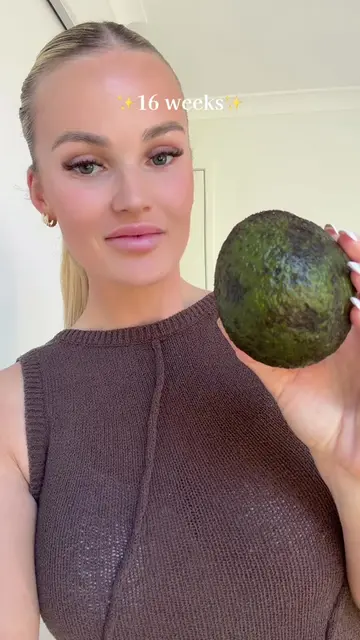 16 weeks this week and baby is the size of an avocado 🥑..  I feel like this pre