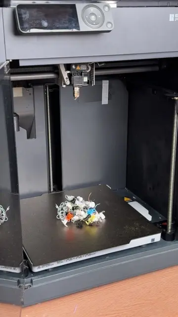 Don't toss your 3D printing scraps 🌈♻️ I melted all my failed prints + leftover