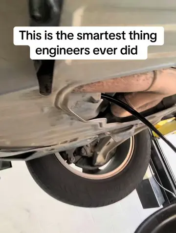 These dude might actually be smart frfr #dealershiplife #mechanic #mechaniclife 
