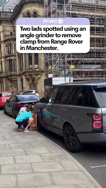 Probably not the recommended way to deal with a parking clamp 😭 Two lads were s