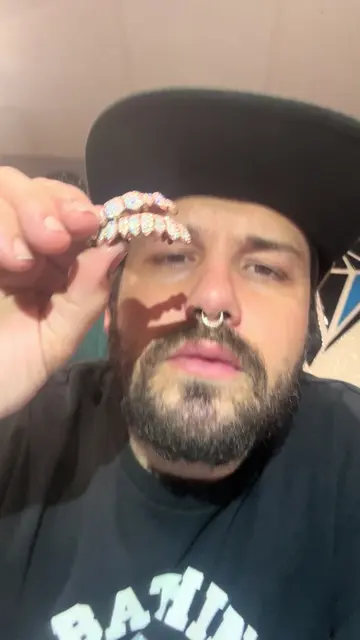Anybody else like to chew on ice?  #asmr #goldgrillz #diamondgrillz #customgrill