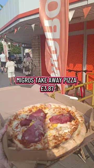 Migros take away pizzas 🍕 for just 3.87 😲 #turkey #savingmoney #travelsmarter 