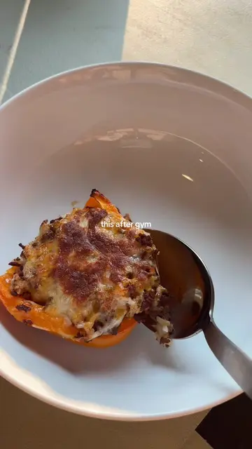 Stuffed Taco Bell Peppers 🫑🌮 these were SO good and SO easy!  Recipe: 1. Prehe